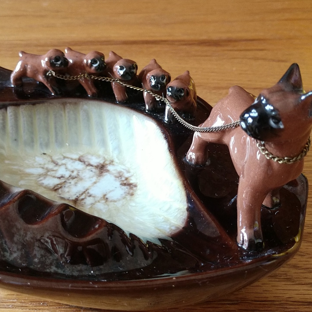 MidCENTURY CIGAR ASHTRAY Boxer w Pups in Tow Art Potery LUSTER Interior